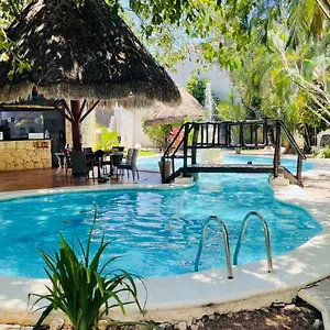 Maya Del Carmen 2*, Playa del Carmen México